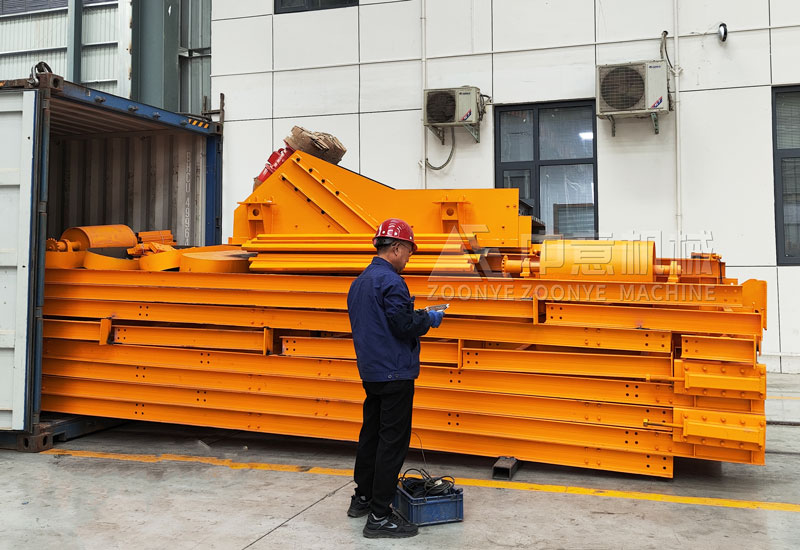 三層振動(dòng)篩.jpg 三層振動(dòng)篩